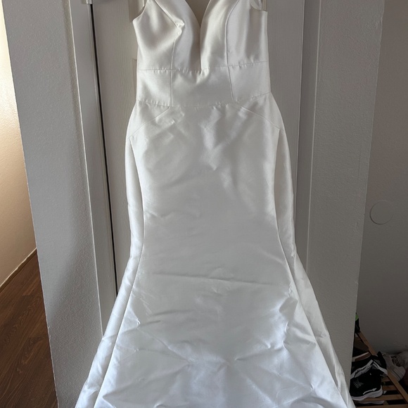 Wedding dress - Picture 6 of 8